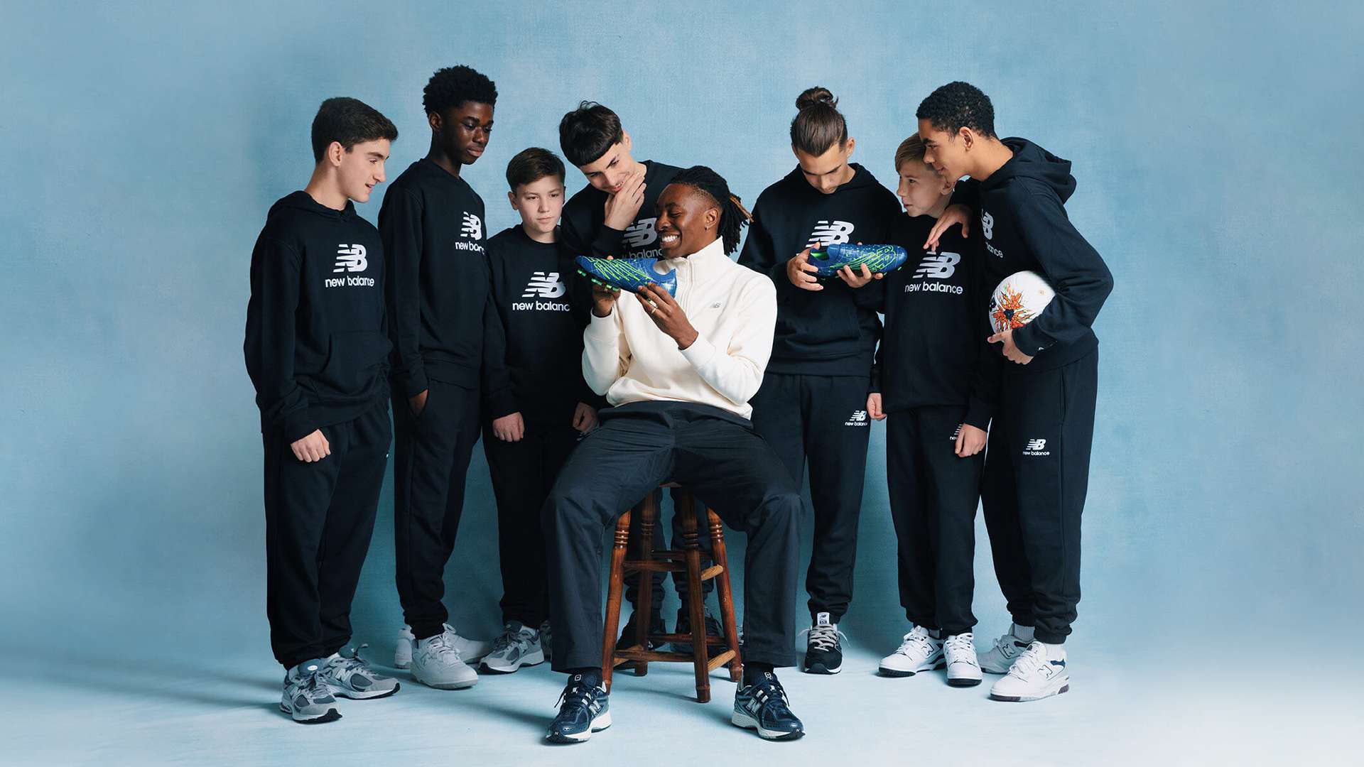 並表示正在 並表示正在